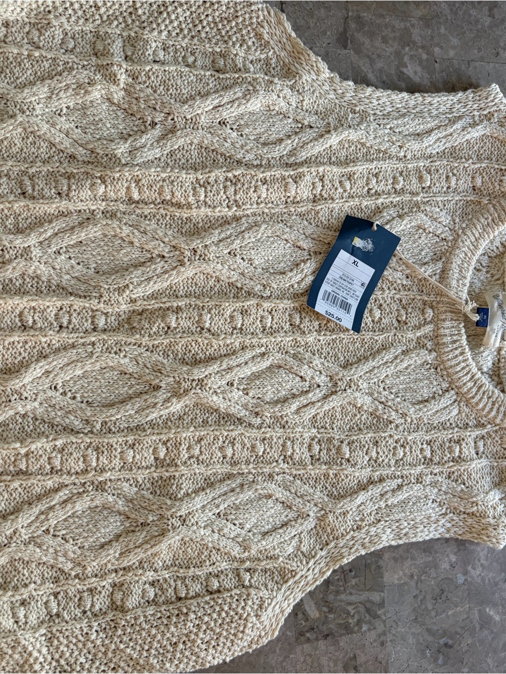 Universal Thread Cream Cable Knit Crewneck Sweater